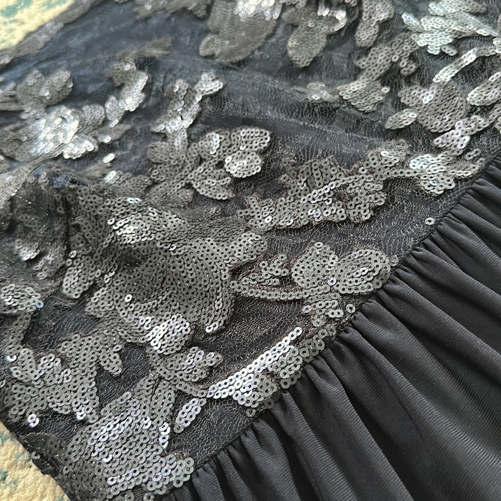 Vera Wang Formal Gown - Picture 3 of 8